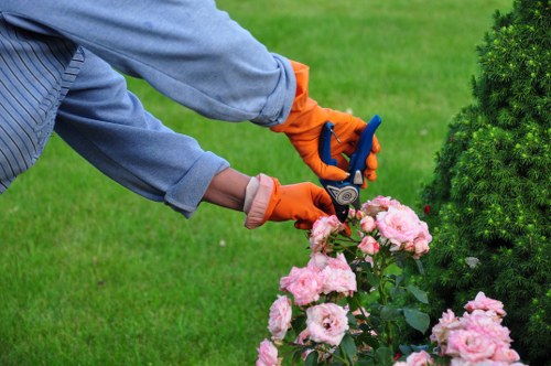 Inclusive web access message for landscapers in Brentcross area